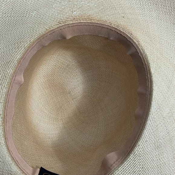 Beige summer hat with white and gold trim - Picture 4 of 4